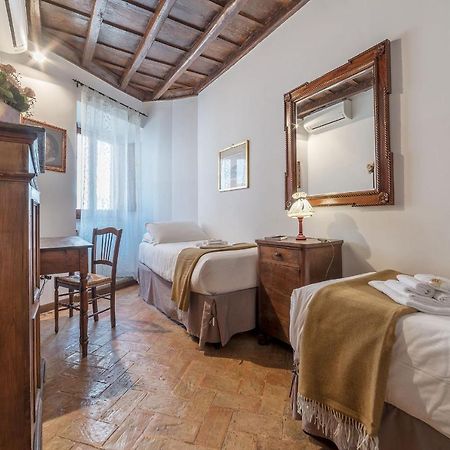 By The Charming Piazza Navona - FromhometoRom Exterior foto