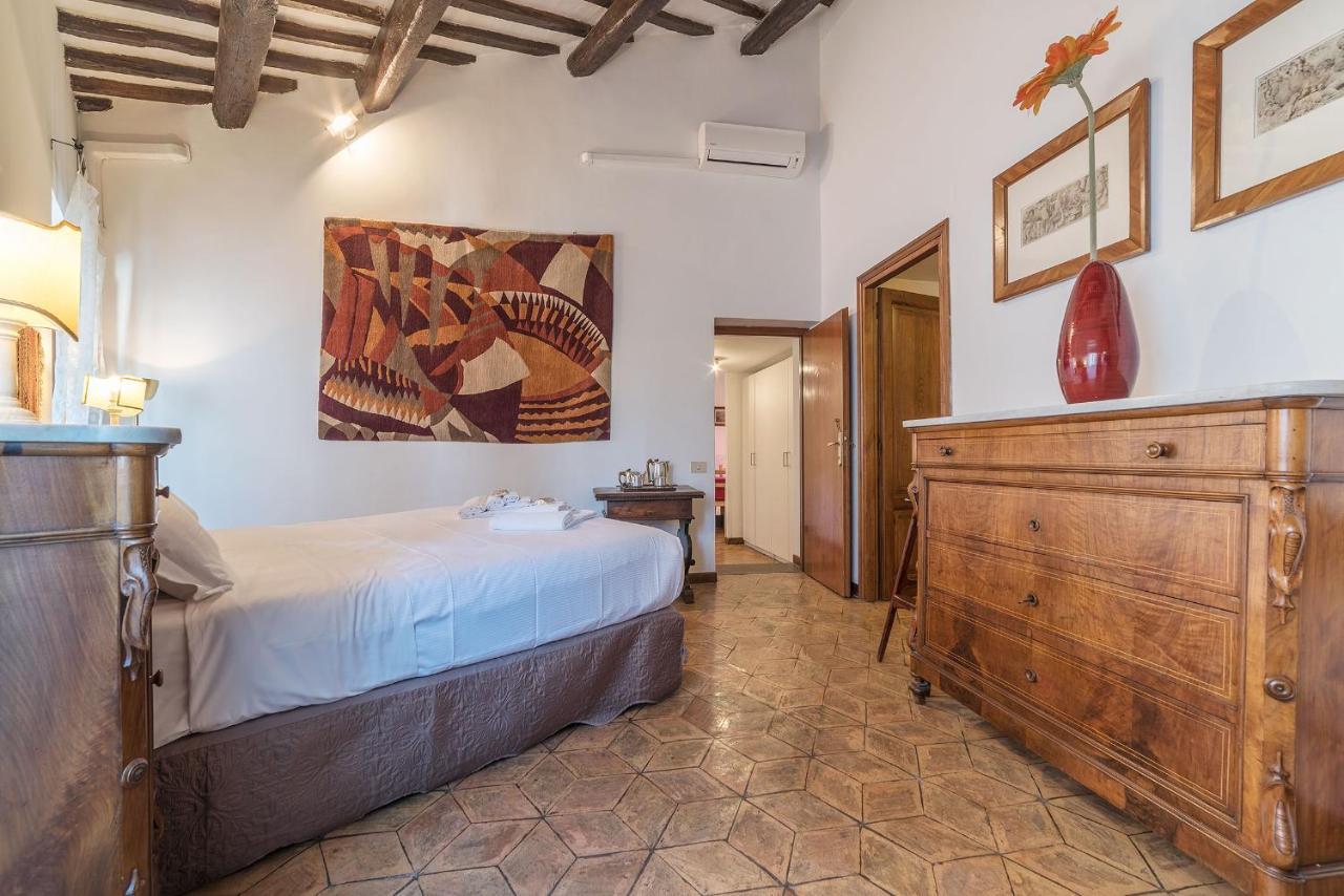 By The Charming Piazza Navona - FromhometoRom Exterior foto