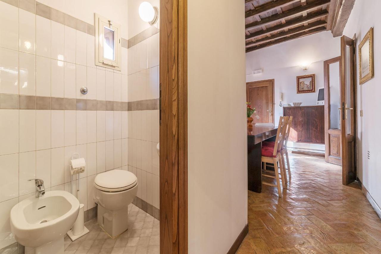 By The Charming Piazza Navona - FromhometoRom Exterior foto